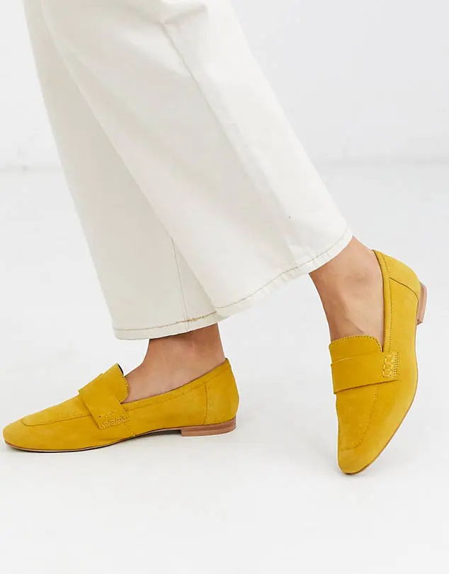 7 Items That Are OUT OF STYLE But Still In Your Closet