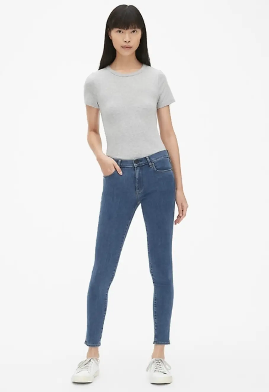 White Tee Round-up—Who Makes the Best?